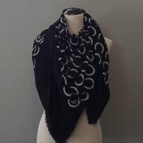 NWT Wildfox laurel garden large scarf black white - Picture 1 of 5